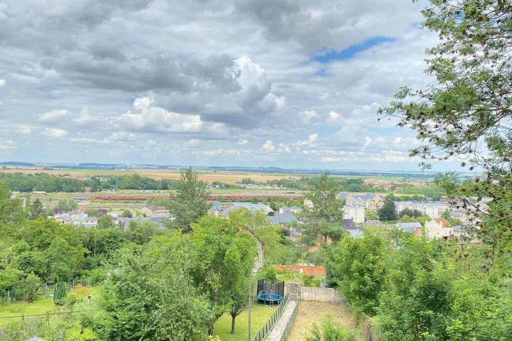 Appartement Rez-De-Chaussee Laon Exteriör bild